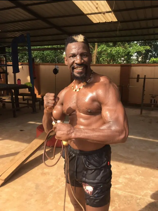 Golola