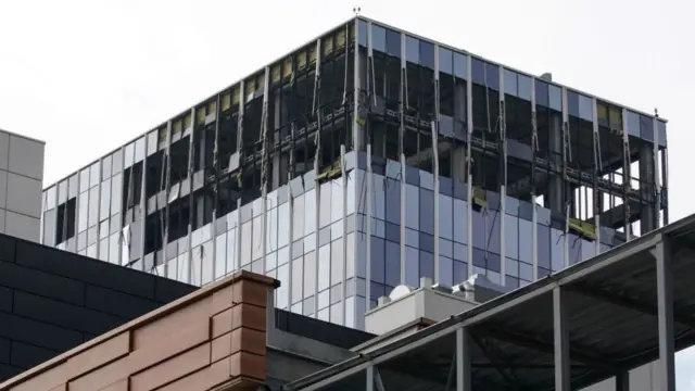 Один из беспилотников попал в офисное здание в центре Москвы