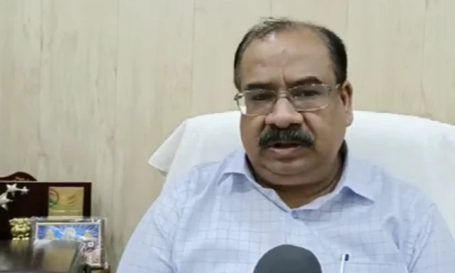 चीफ़ मेडिकल ऑफ़िसर डॉ संतोष गुप्ता