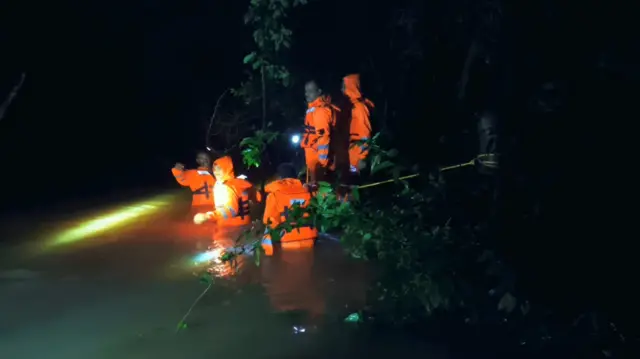 రెస్క్యూ ఆపరేషన్