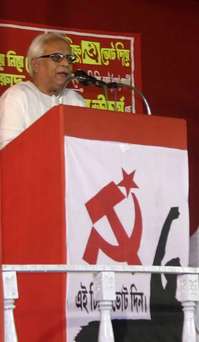 पश्चिम बंगाल के पूर्व मुख्यमंत्री बुद्धदेव भट्टाचार्य