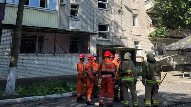 Спасатели на месте происшествия