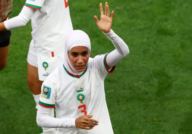 نهيلة بنزينة