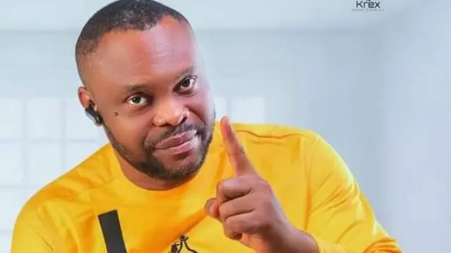 Maazị Nonso Uba bụ onye mgbasaozi na Redio Oziza dị n'Owerri Imo steeti