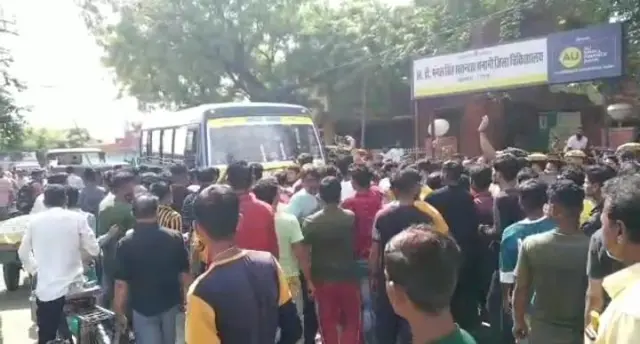 ताजिया जुलूस के दौरान करंट लगने से तीन युवकों की मौत