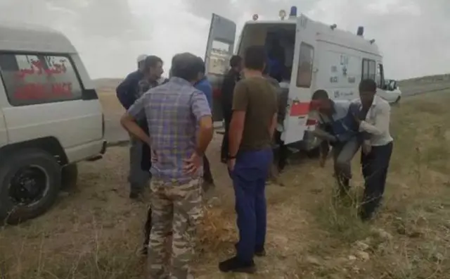 لحظه انتقال زخمی‌ها به بیمارستان