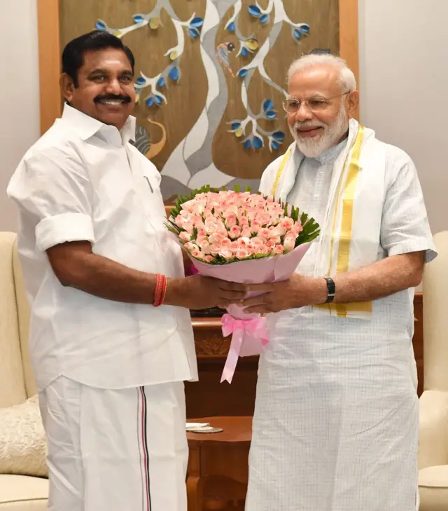 प्रधानमंत्री नरेंद्र मोदी और के पलानीस्वामी की फाइल फोटो