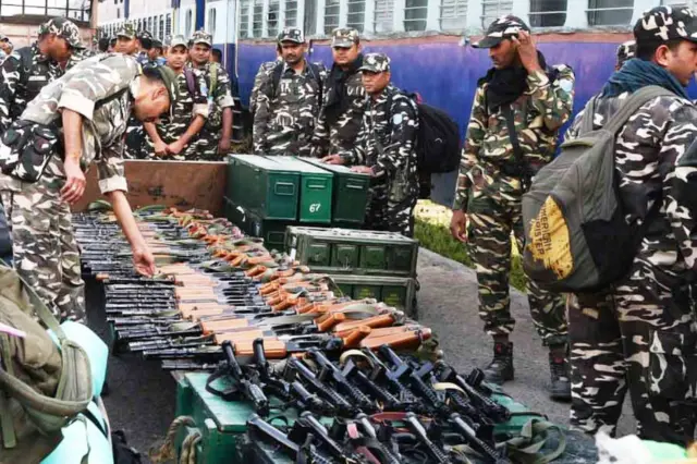 पश्चिम बंगाल में पहुंचे सुरक्षा बल