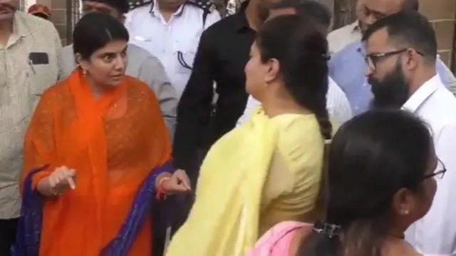 भारतीय क्रिकेट खिलाड़ी रविंद्र जडेजा की पत्नी रिवाबा जडेजा