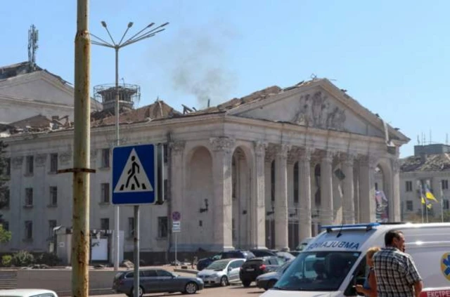 Здание театра