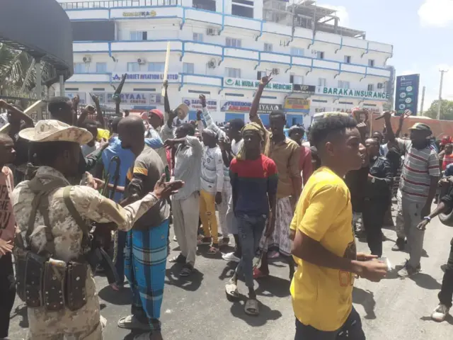 Dibadbaxayaal ka soo horjeeda xarigga Sheegow