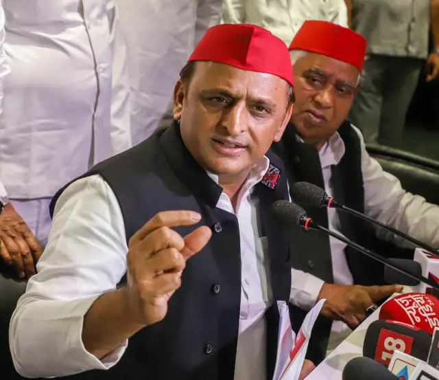 अखिलेश यादव