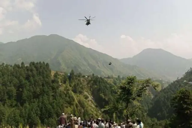 पाकिस्तान में केबल कार का तार लटका