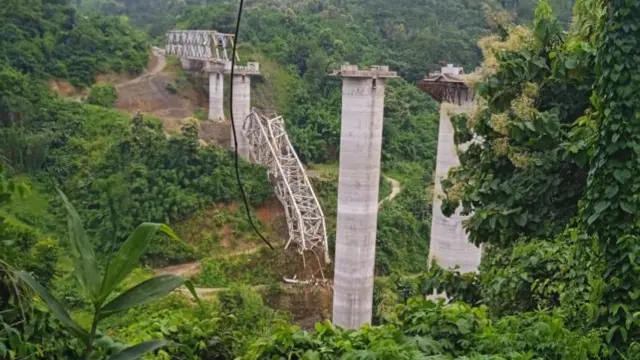 కూలిన వంతెన