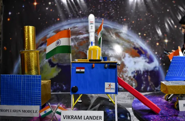 चंद्रयान-3 सफलतापूर्वक चांद पर उतरा