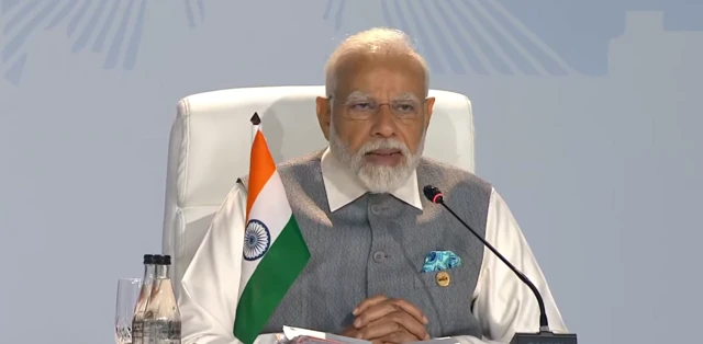 नरेंद्र मोदी