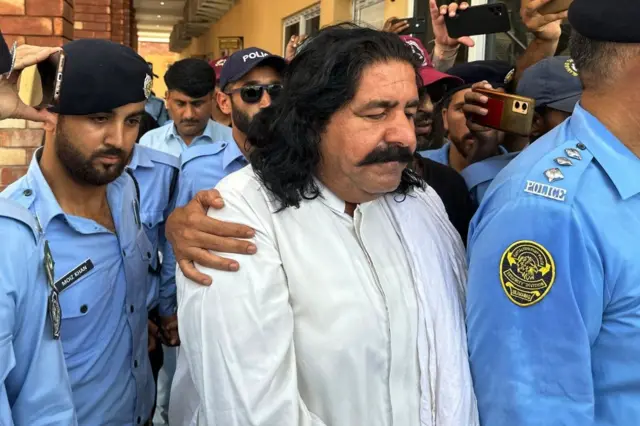علی وزیر