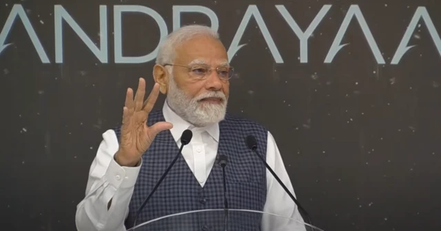 नरेंद्र मोदी