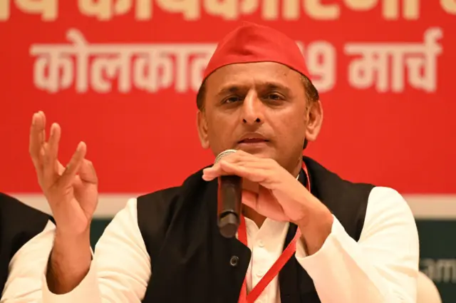 अखिलेश यादव