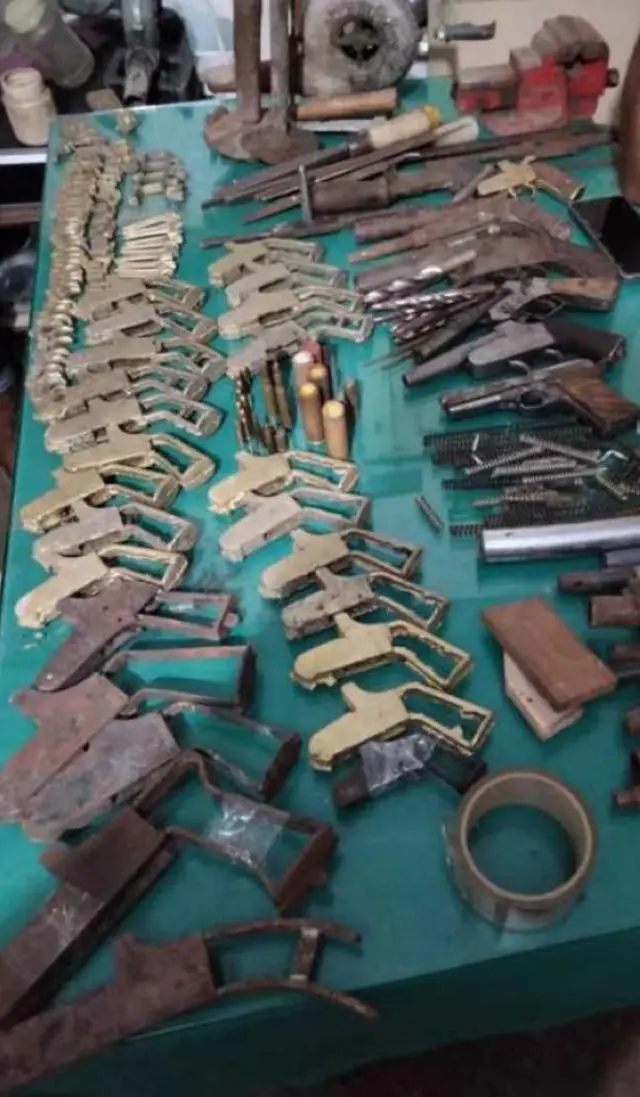 अवैध हथियार