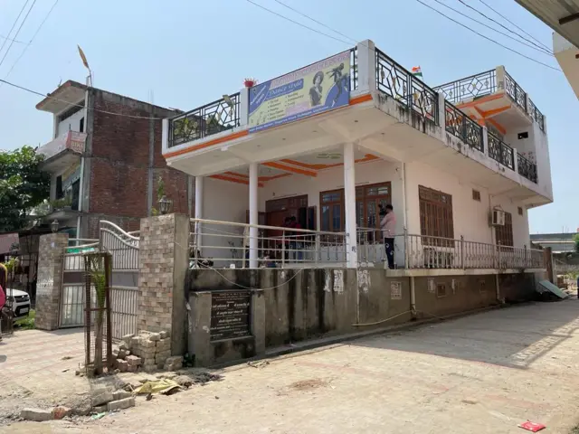 लखनऊ स्थित घर