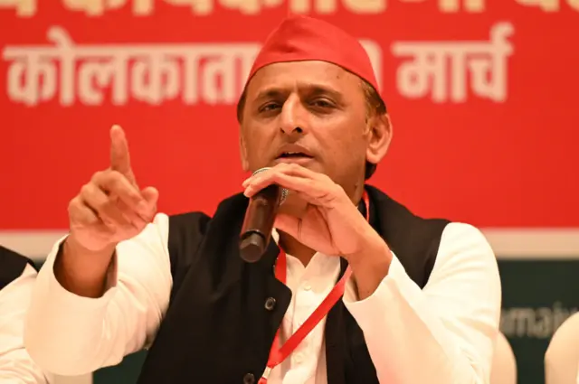 अखिलेश यादव