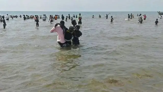 Foto na-egosi ndị azọpụtara na mmiri abụghị na Niger state
