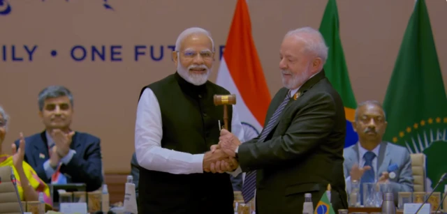 नरेंद्र मोदी