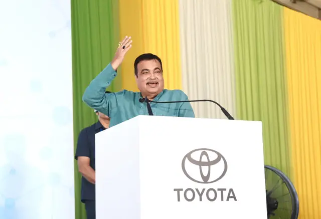 నితిన్ గడ్కరీ