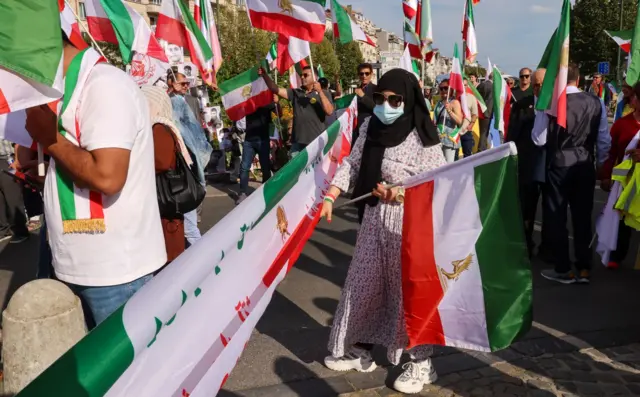 ذكرى وفاة مهسا أميني: قتيل في قوة الباسيج رغم التعزيزات الأمنية الصارمة