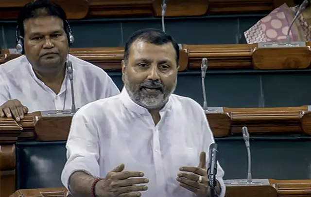 निशिकांत दुबे के आरोप