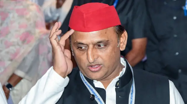 अखिलेश यादव