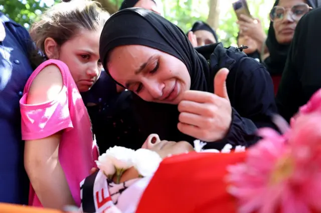 خلال جنازة الفتى الفلسطيني محمد فؤاد عطا