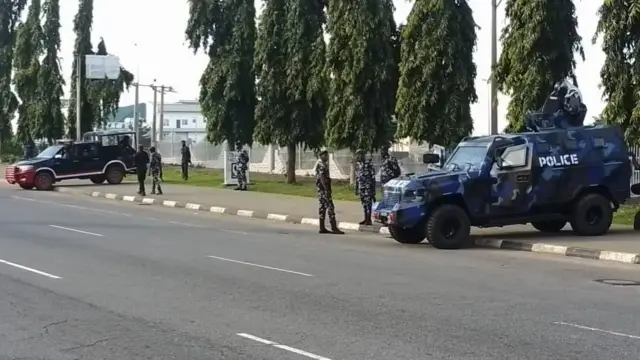 Ndị ọrụ nchekwa nọ n'ọrụ