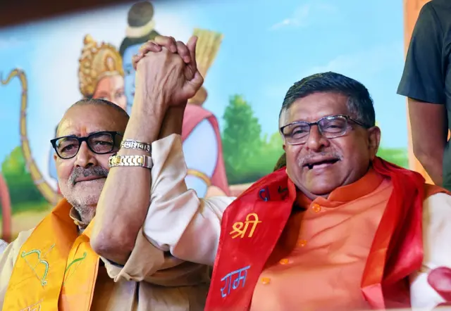 गिरिराज सिंह और रविशंकर प्रसाद की फाइल फोटो