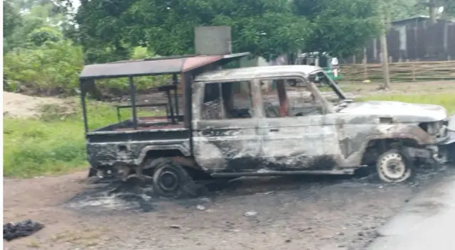 Ụgbọala ndị kọstọm a gbara ọkụ