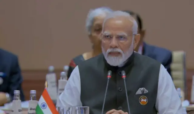 शुरूआती भाषण में मोदी क्या बोले