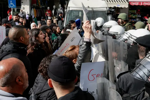 بلينكن يستكمل جولته الإقليمية ويلتقي الرئيس الفلسطيني محمود عباس في رام الله