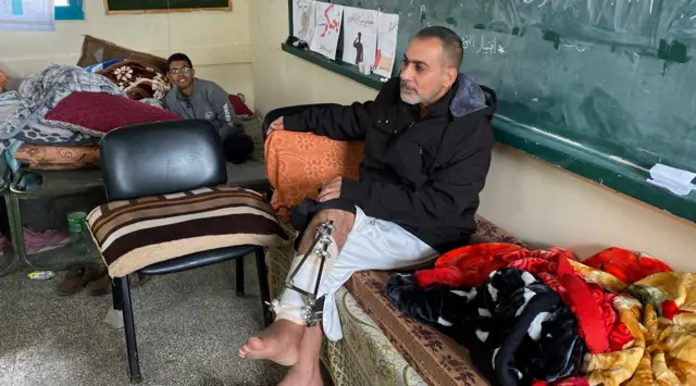 استخدام مدارس لإيواء النازحين في غزة