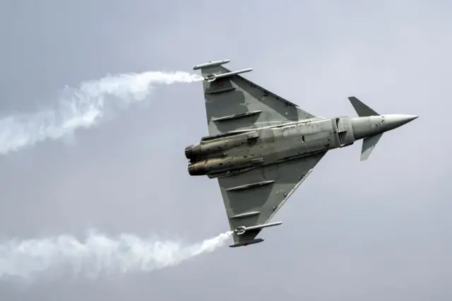 RAF Typhoon savaş uçağı