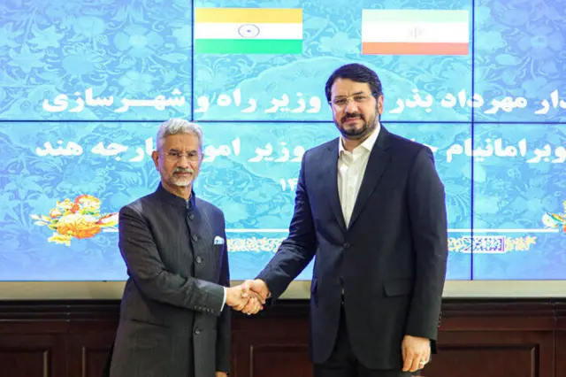 مهرداد بذرپاش وزیر راه ایران و سوبرامانیام جایشانکار وزیر خارجه هند