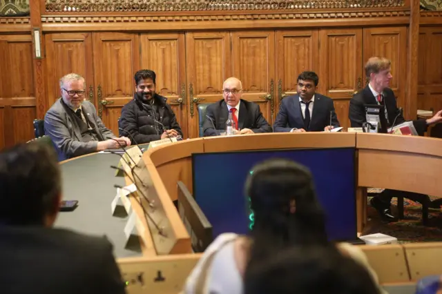 పోర్ట్ ఆఫ్ లండన్ అధికారులతో రేవంత్ రెడ్డి భేటీ