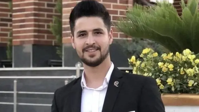 وکیل و خانواده محمد قبادلو میگویند که او به اختلال اعصاب مبتلاست