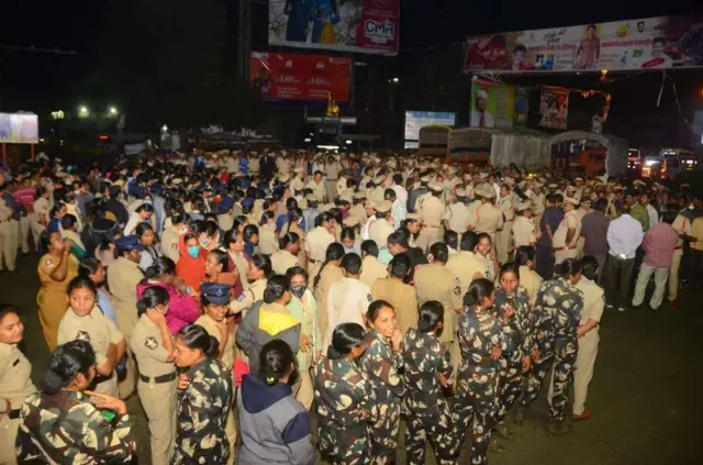 అంగన్‌వాడీ కార్యకర్తల అరెస్ట్