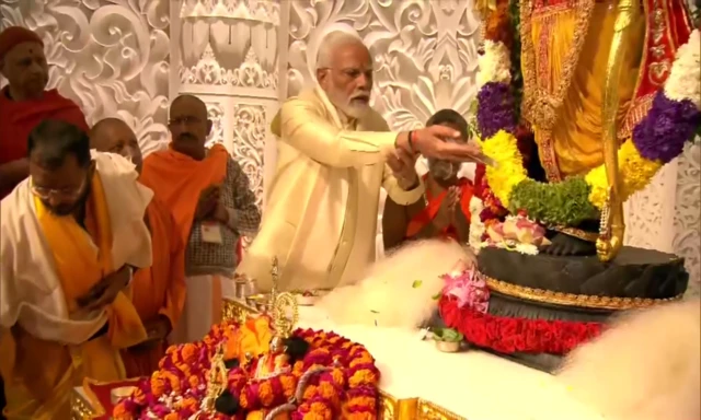 రామమందిరంలో మోదీ