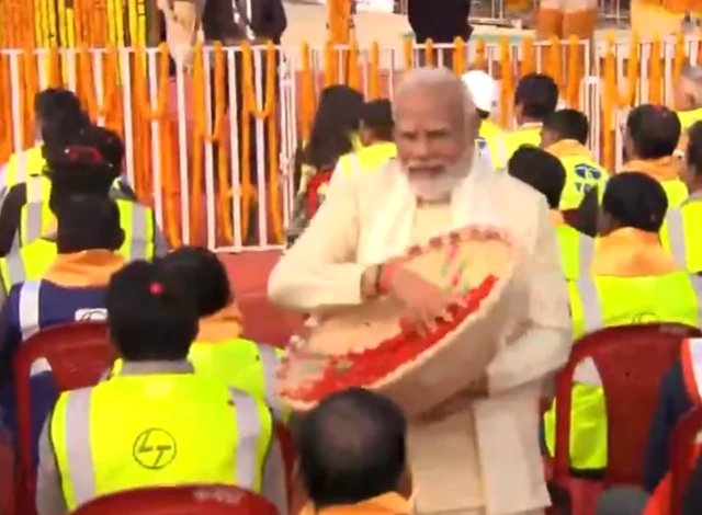 नरेंद्र मोदी