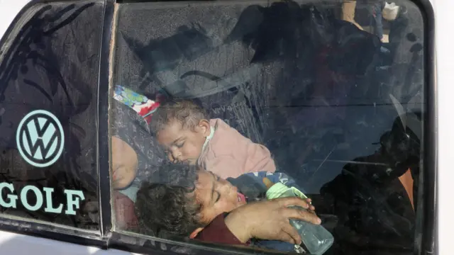 من صور النازحين الفلسطينيين