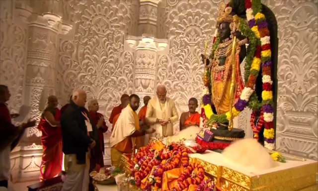 అయోధ్య రామ మందిరంలో బాల రాముడికి ప్రాణప్రతిష్ఠ