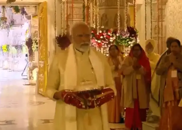 नरेंद्र मोदी