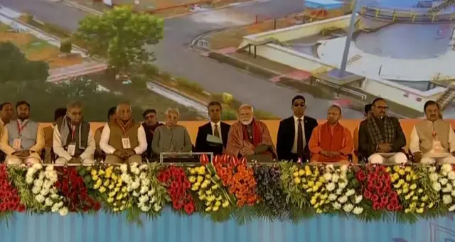 पीएम मोदी ने बुलंदशहर में किया परियोजनाओं का उद्घाटन